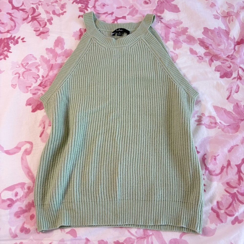 Lulu’s light green chunky knit tank top